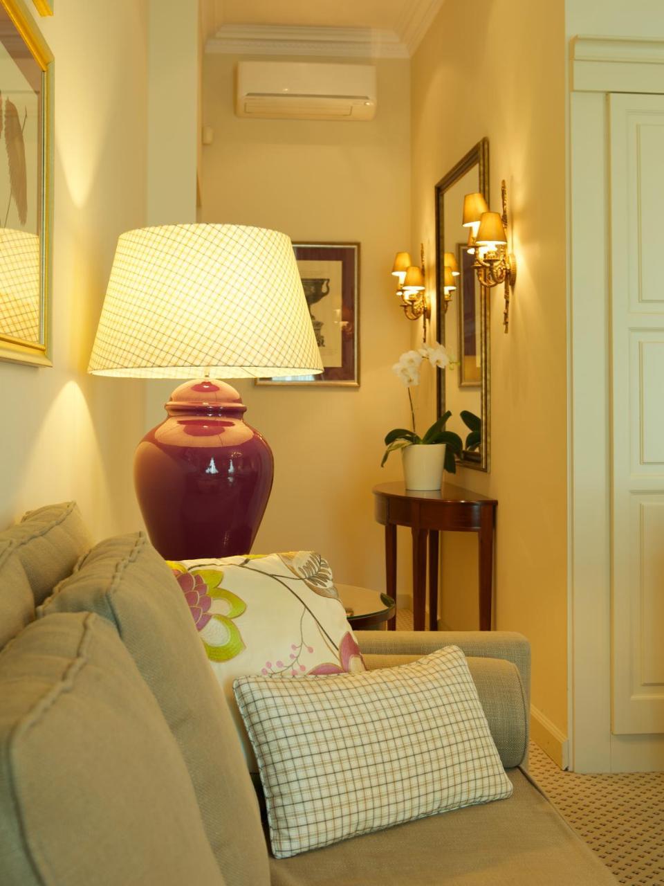 Narutis - Small Luxury Of The World Wilna